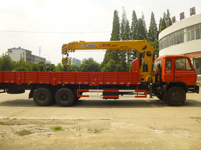 東風(fēng)153后八輪（可裝6.3~12噸吊機）