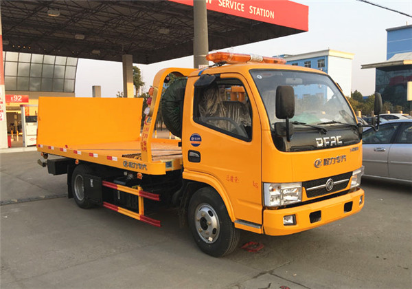 東風(fēng)多利卡藍(lán)牌一拖二清障車