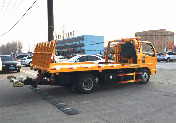 東風(fēng)多利卡藍(lán)牌一拖二清障車 東風(fēng)多利卡藍(lán)牌一拖二清障車