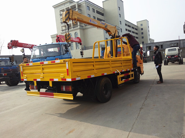 國五江鈴徐工2噸藍(lán)牌隨車吊 國五江鈴徐工2噸藍(lán)牌隨車吊