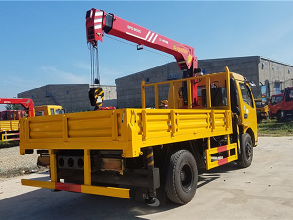 小型藍(lán)牌福瑞卡3.2噸隨車吊 小型藍(lán)牌福瑞卡3.2噸隨車吊