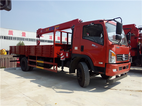 國(guó)五東風(fēng)玉虎6.3噸隨車吊