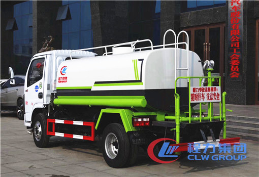 東風(fēng)多利卡國六5噸灑水車