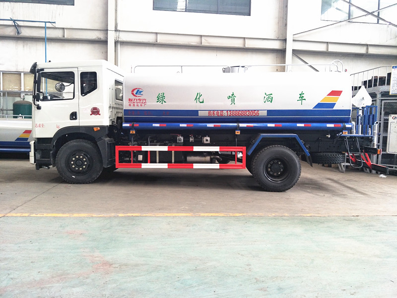 東風(fēng)T5新款灑水車