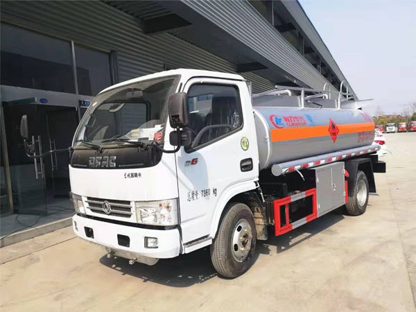 東風(fēng)多利卡D6加油車配置參數(shù)，5噸加油車報(bào)價(jià)