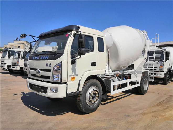 躍進(jìn)牌混凝土攪拌運(yùn)輸車