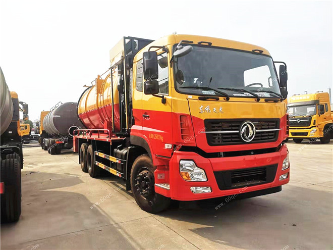 東風(fēng)天龍后雙橋吸污車