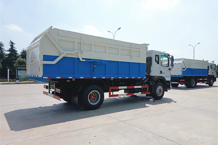 東風(fēng)多利卡D9對(duì)接式垃圾車