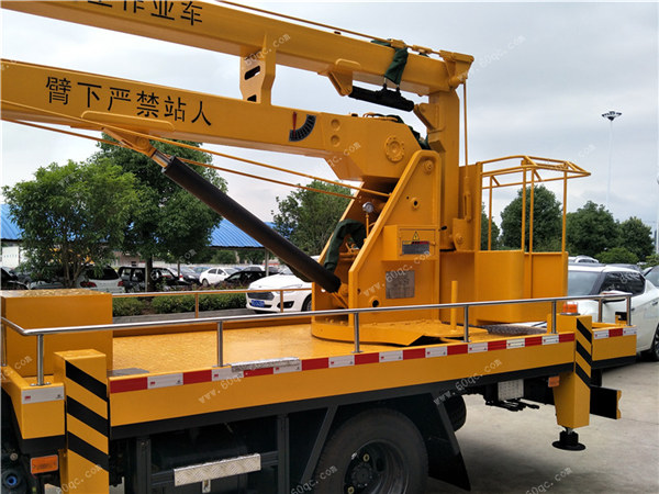 東風(fēng)多利卡D6高空作業(yè)車