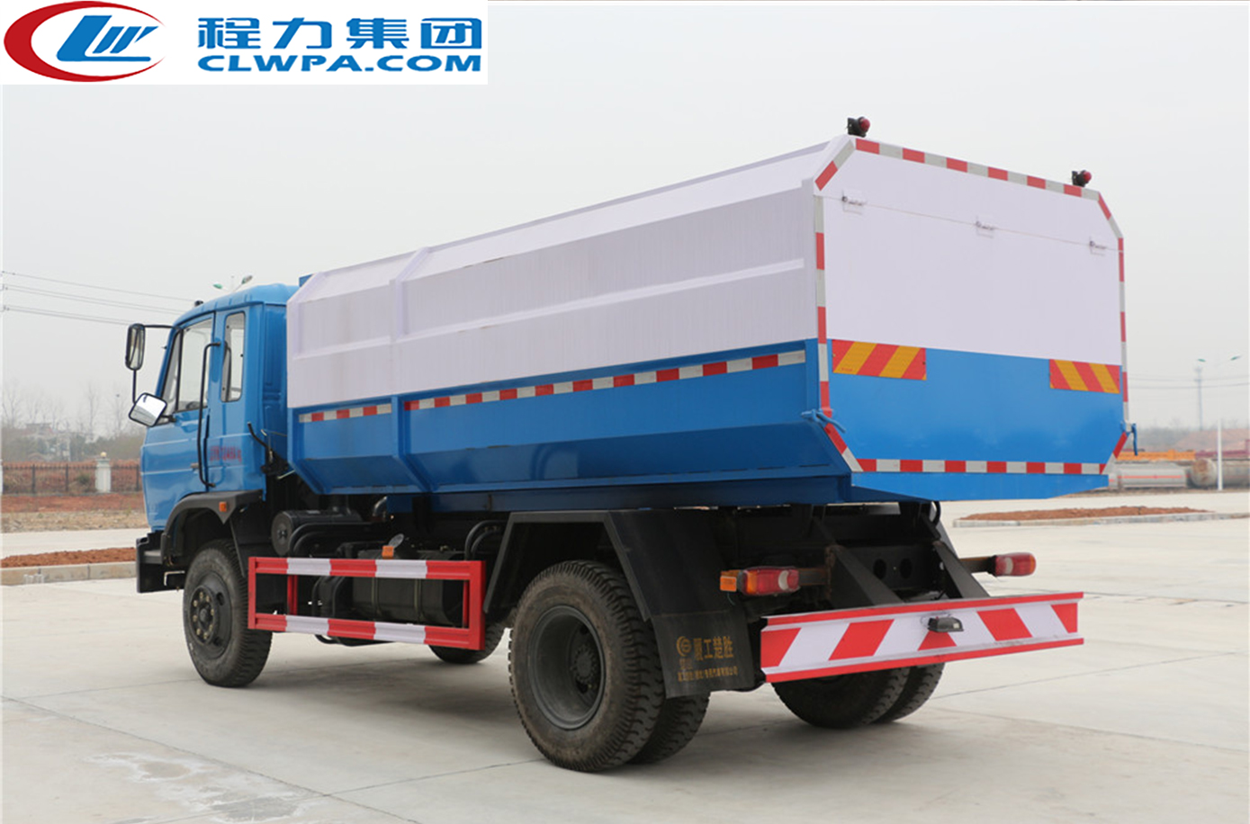 國(guó)五東風(fēng)153或嘉運(yùn)自裝卸式垃圾車