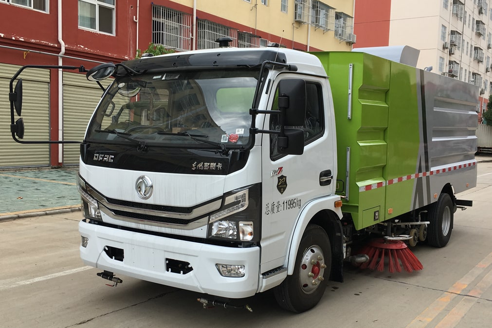 國六東風(fēng)5噸洗掃車配置，東風(fēng)多利卡D7洗掃車預(yù)售價多少