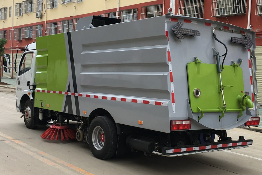 國(guó)六東風(fēng)5噸洗掃車