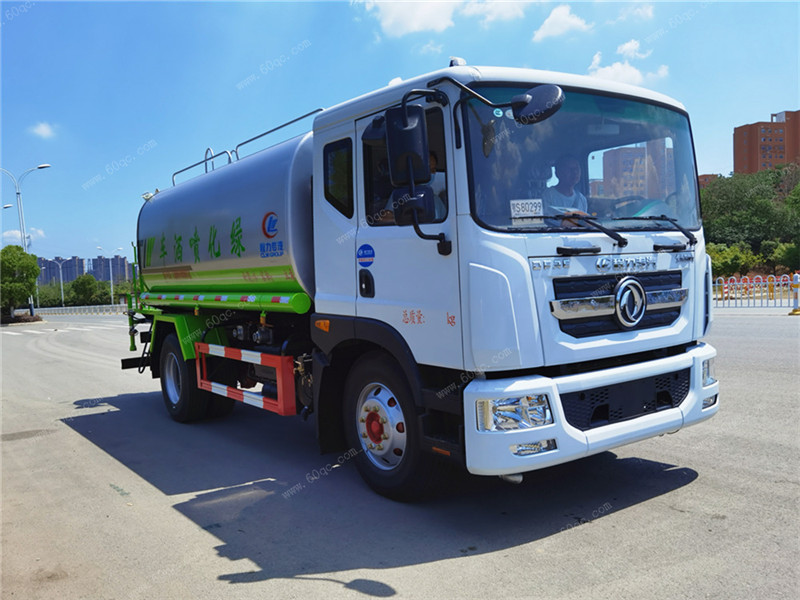 東風(fēng)多利卡D9霧炮車