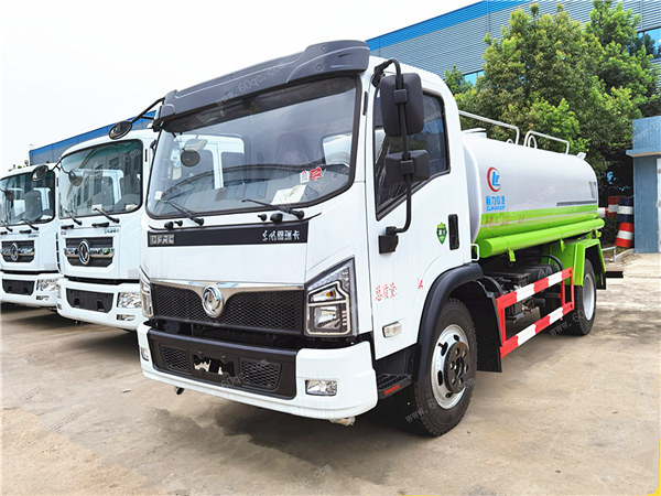 東風(fēng)福瑞卡9噸灑水車