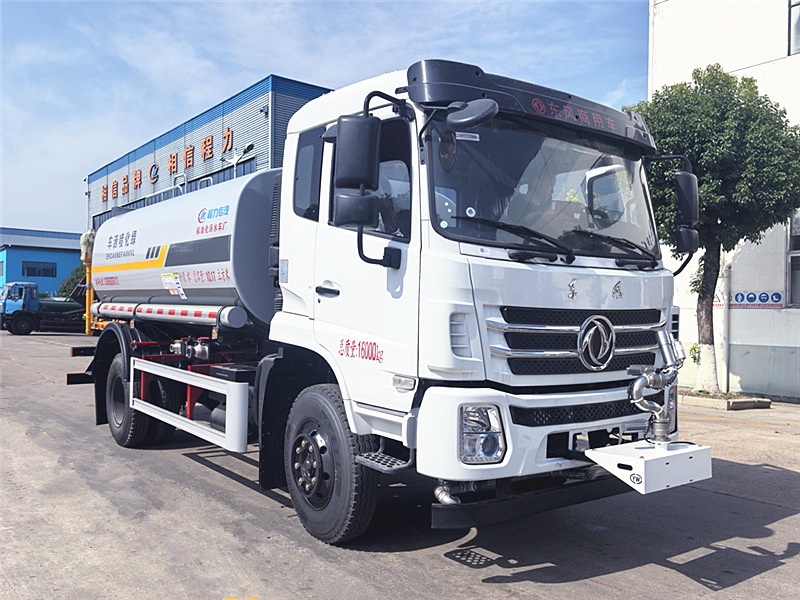 國六東風(fēng)商用K6灑水車