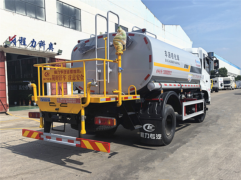 國六東風(fēng)商用12噸灑水車