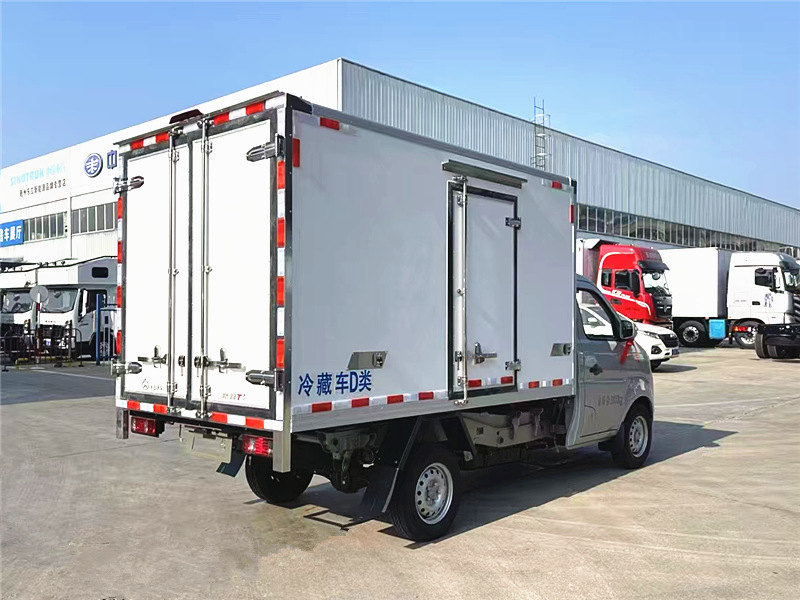 長(zhǎng)安金標(biāo)T3冷藏車