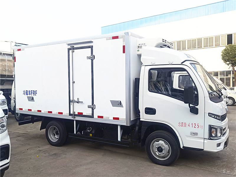 躍進(jìn)福星S80冷藏車