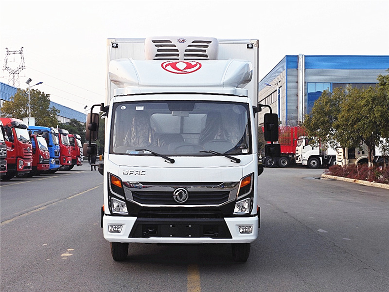 東風(fēng)多利卡D6國(guó)六冷藏車