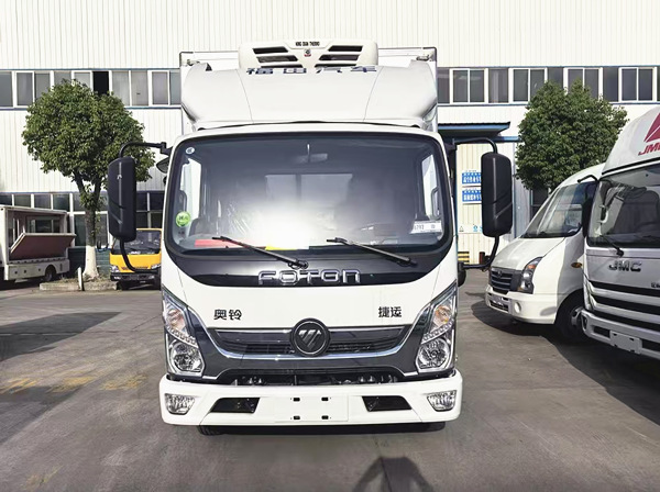 福田奧鈴捷運(yùn)藍(lán)牌冷藏車(chē)