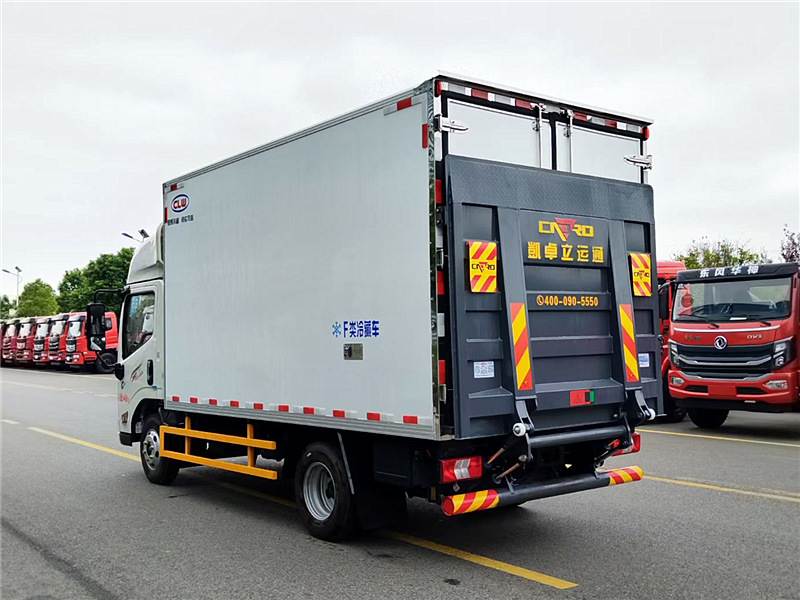 江鈴順達國六4.2米冷藏車