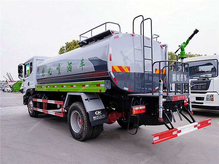 東風(fēng)多利卡D9灑水車
