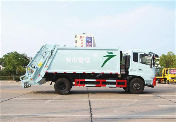 東風(fēng)天錦壓縮式垃圾車(chē)